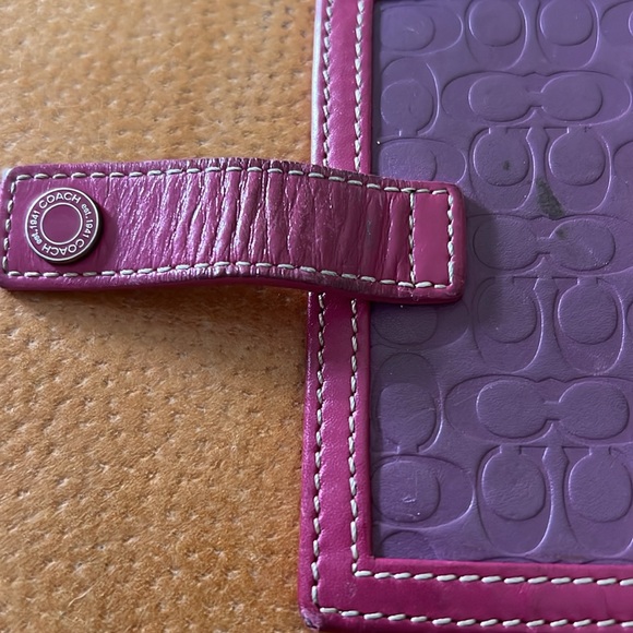COACH Authentic  Wallet Pink - Picture 2 of 3